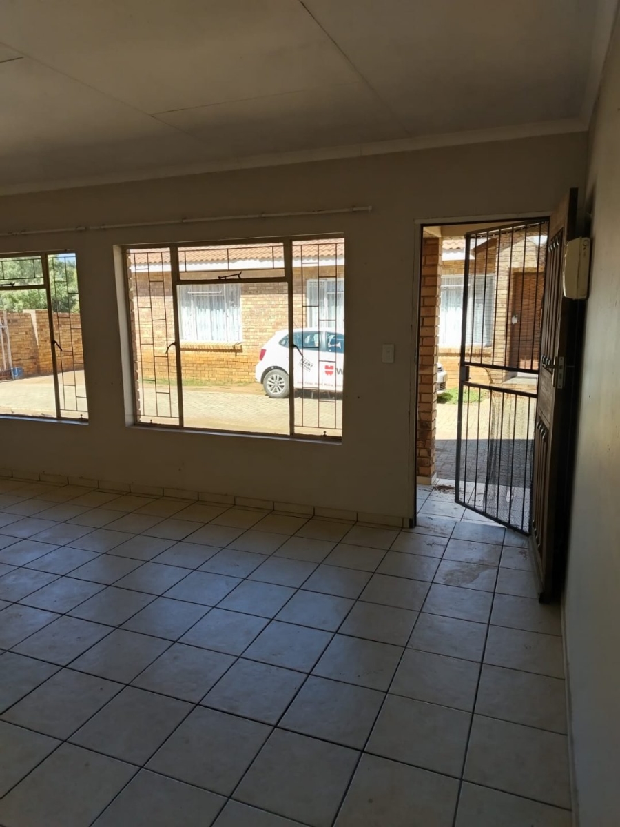 2 Bedroom Property for Sale in Meiringspark North West